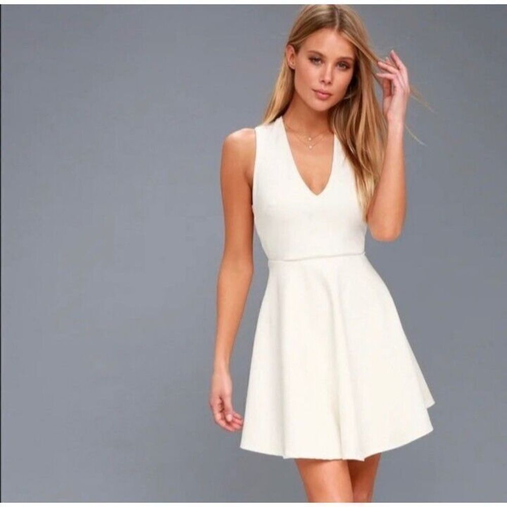 Lulus Dress Size Small White Going Steady Backless Criss-Cross Skater Dress‎